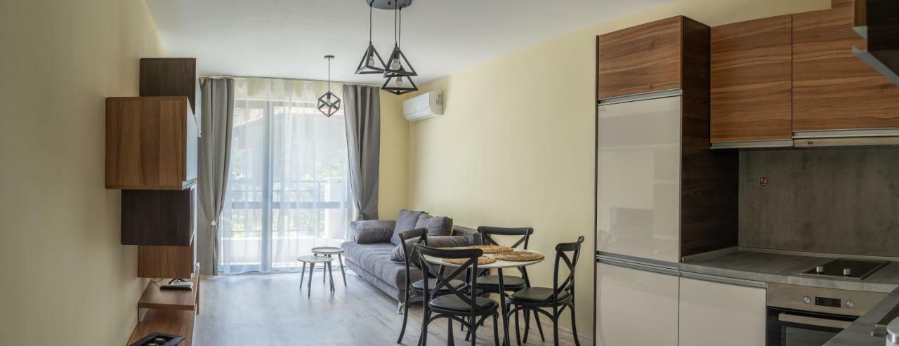 La Familia Apartments Варна Екстер'єр фото