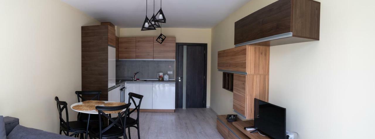 La Familia Apartments Варна Екстер'єр фото