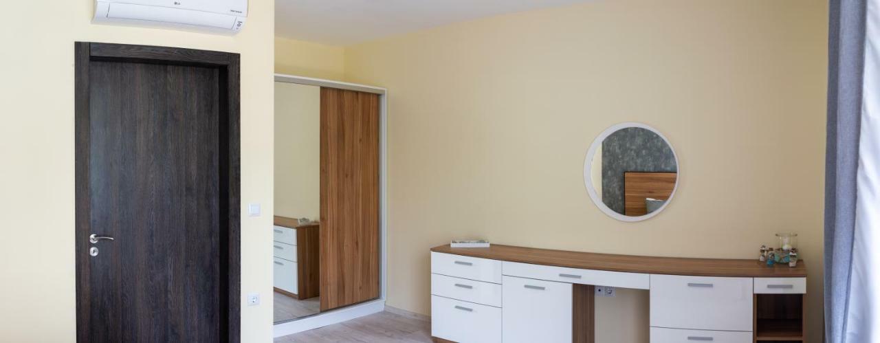 La Familia Apartments Варна Екстер'єр фото