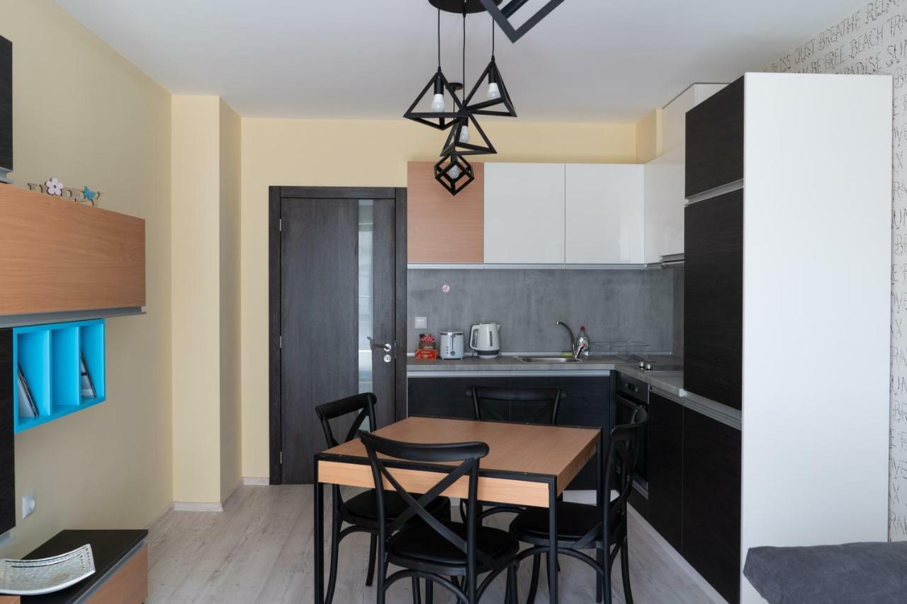 La Familia Apartments Варна Екстер'єр фото