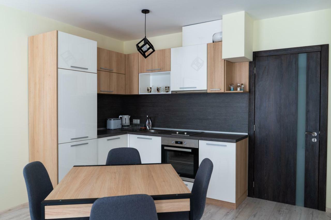 La Familia Apartments Варна Екстер'єр фото
