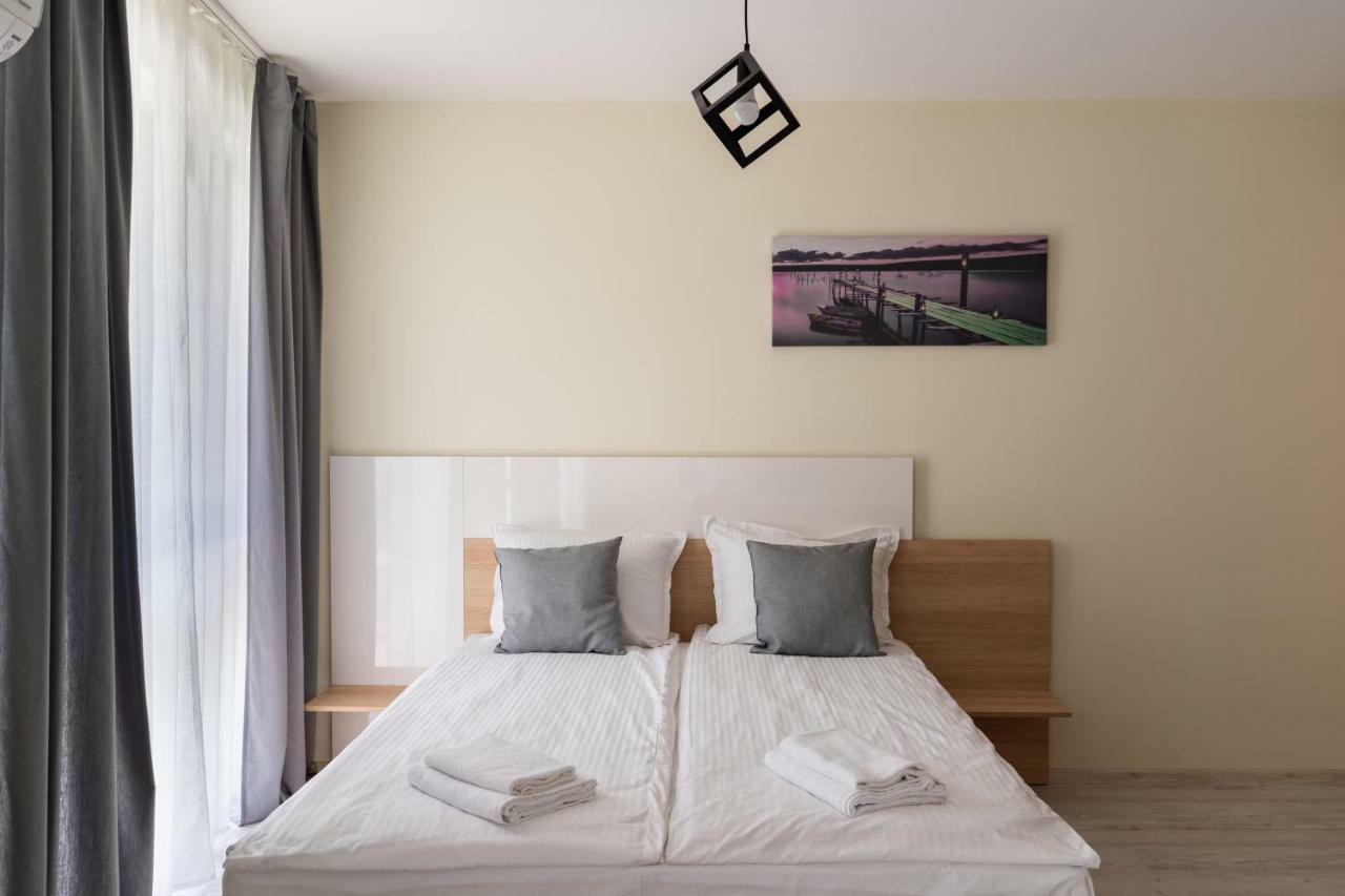 La Familia Apartments Варна Екстер'єр фото