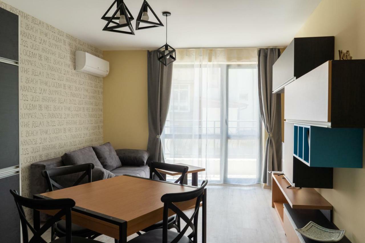 La Familia Apartments Варна Екстер'єр фото