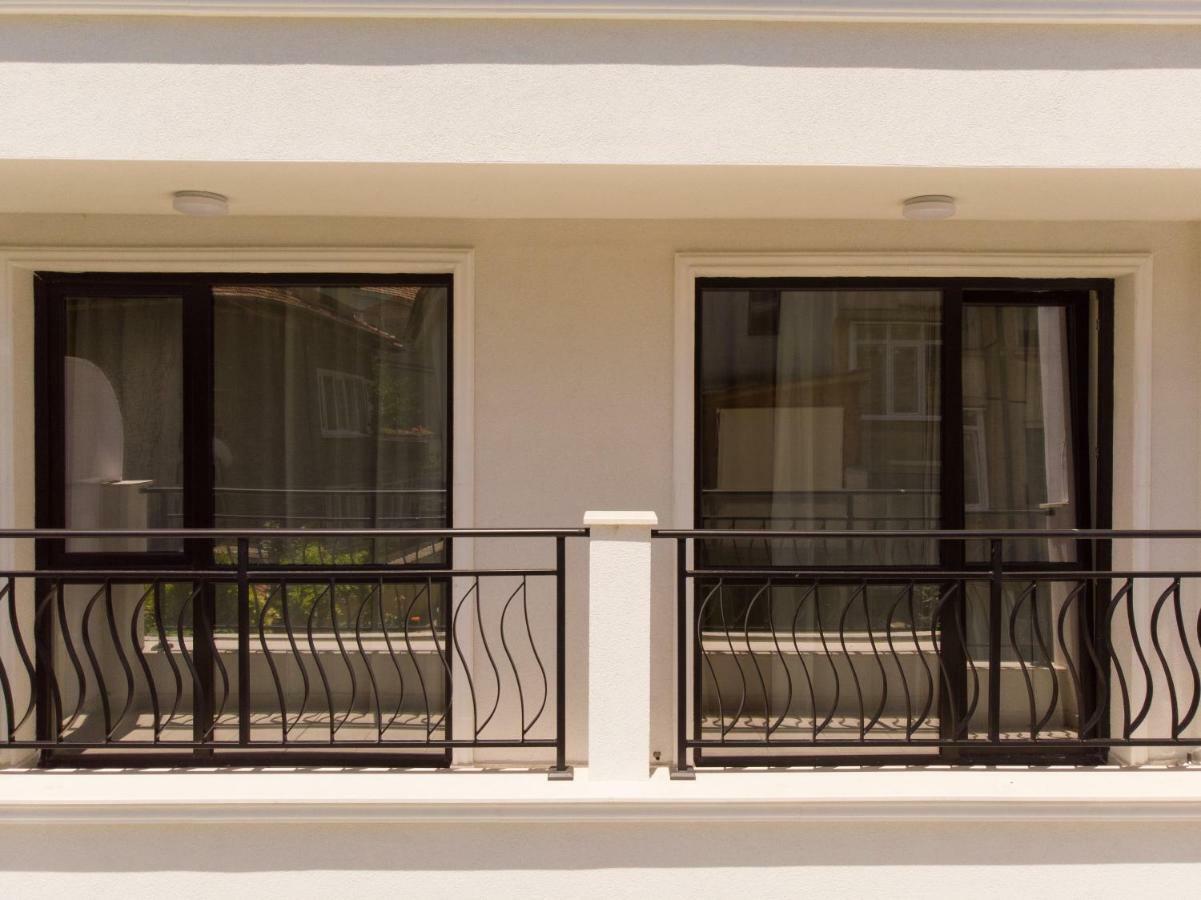 La Familia Apartments Варна Екстер'єр фото