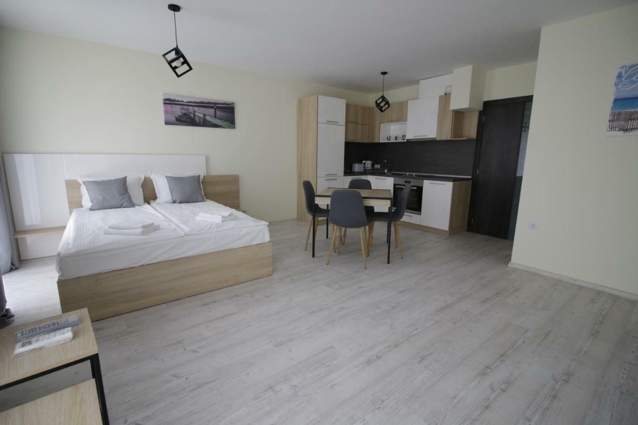 La Familia Apartments Варна Екстер'єр фото