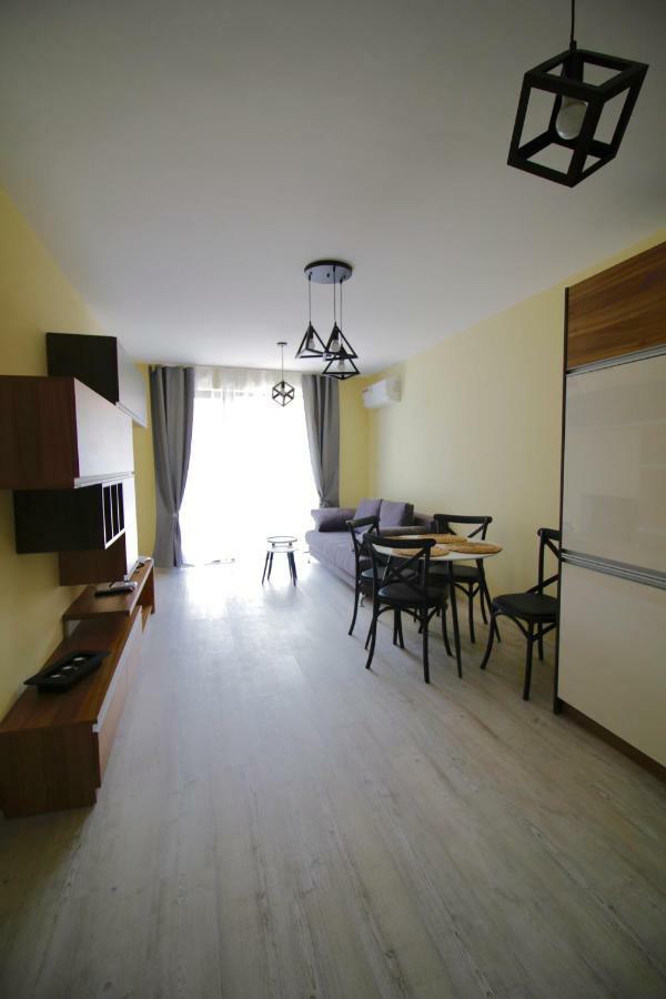 La Familia Apartments Варна Екстер'єр фото