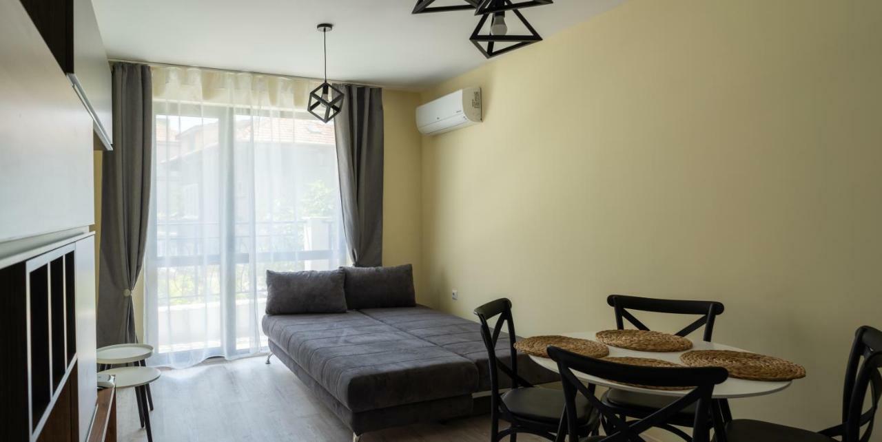 La Familia Apartments Варна Екстер'єр фото