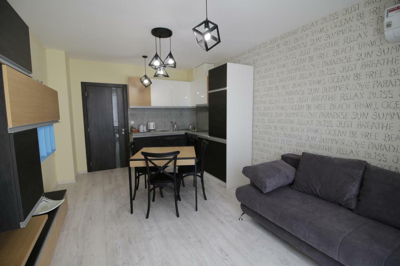 La Familia Apartments Варна Екстер'єр фото