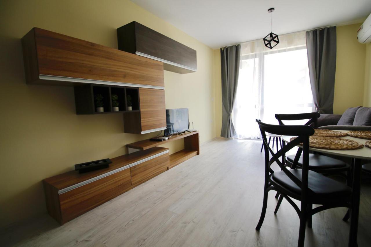 La Familia Apartments Варна Екстер'єр фото